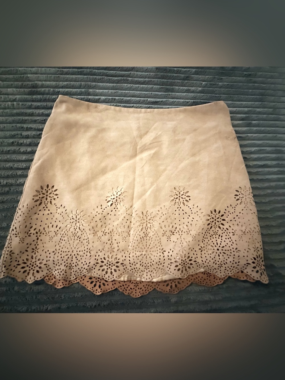 Forever 21 Cream Laser-Cut flower  Mini Skirt